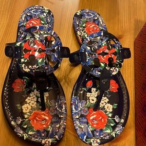 Tory Burch miller patent leather sandal. New in box.  Navy Tea Rose. Size 7